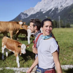 Coolnet UV+ Blauw Multifunktionstuch By BUFF -Bekleidungsgeschäft Coolnet UV Blauw Multifunktionstuch by BUFF.58611 4