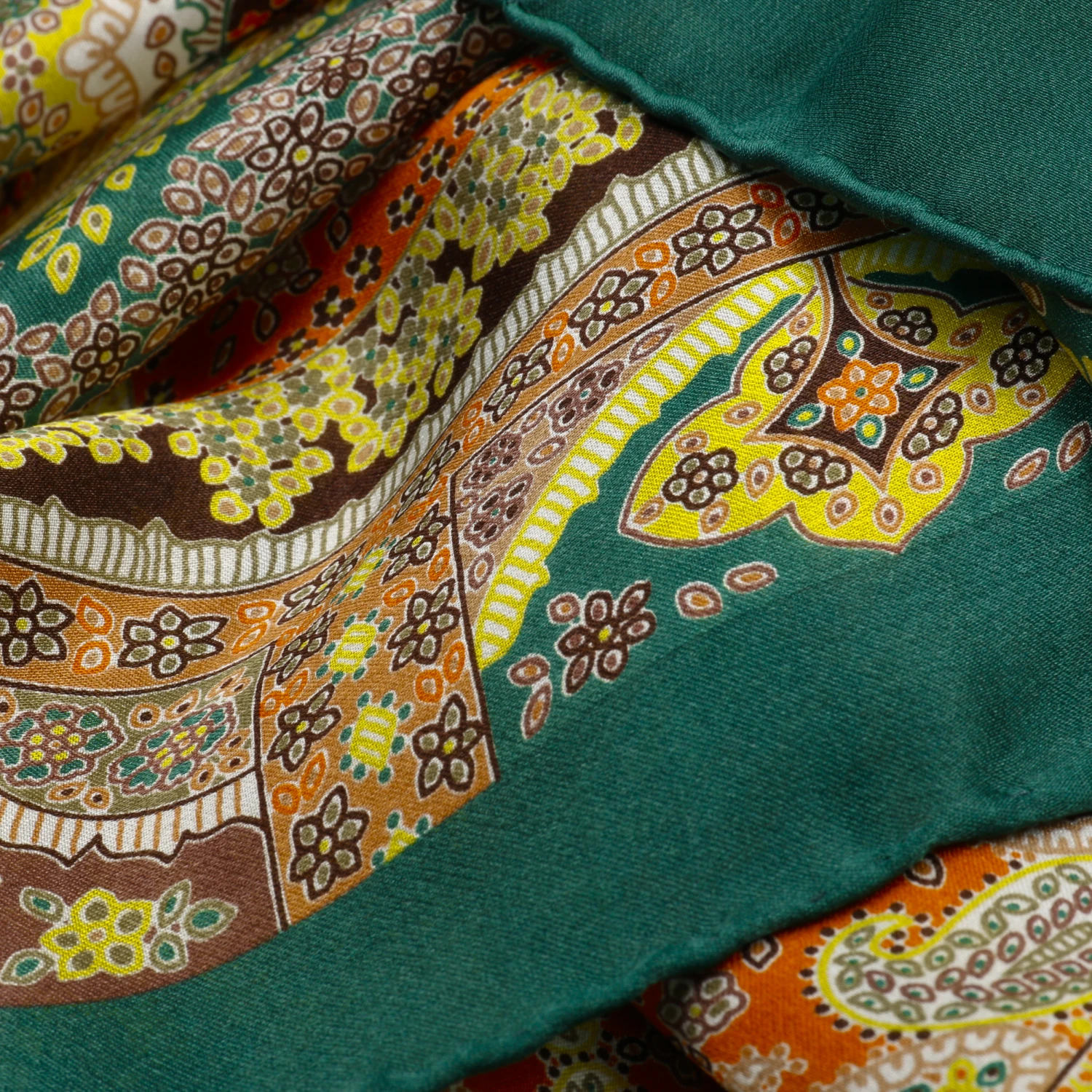 Satin Alhambra Seidentuch By Roeckl 2 Satin Alhambra Seidentuch By Roeckl – Bild 2